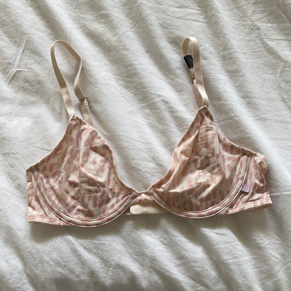 Brand new with tags 34B unlined victoria secret